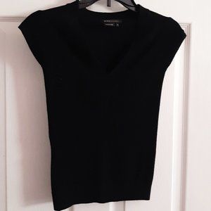 Dainty Knit V-Neck w/ Short Sleeves